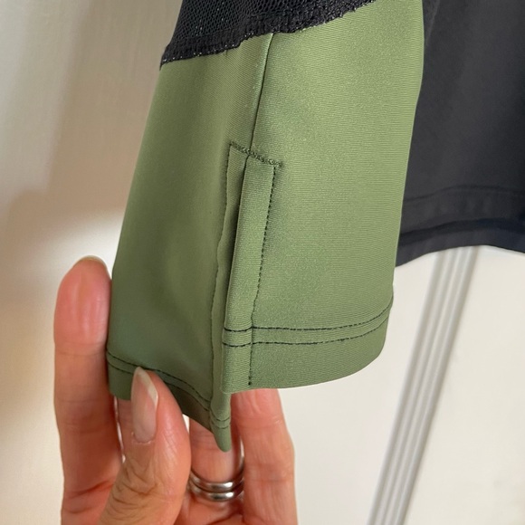 Like-New Urban Savage T-Shirt - Picture 4 of 8